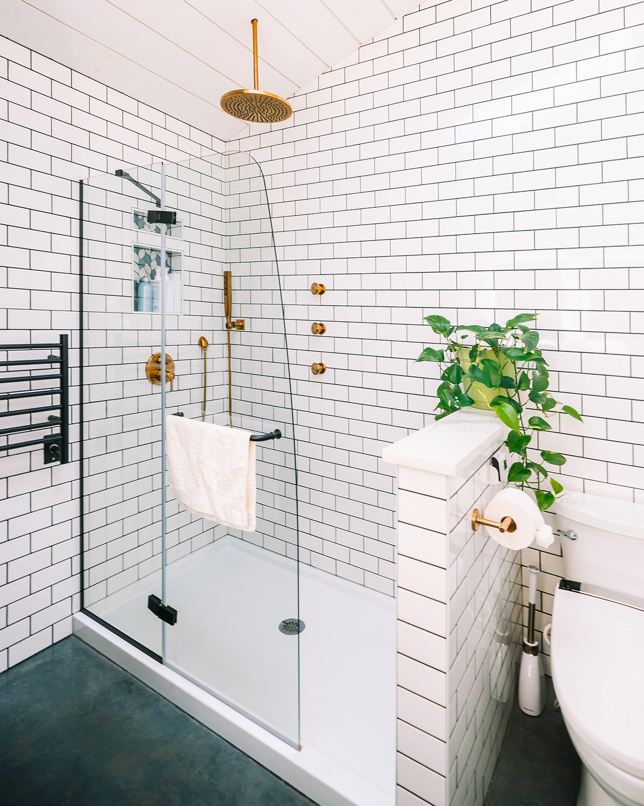 [Bathroom] slidertag;Bathroom;Walk-In Shower, dual vanity, washer/dryer & a bidet!
