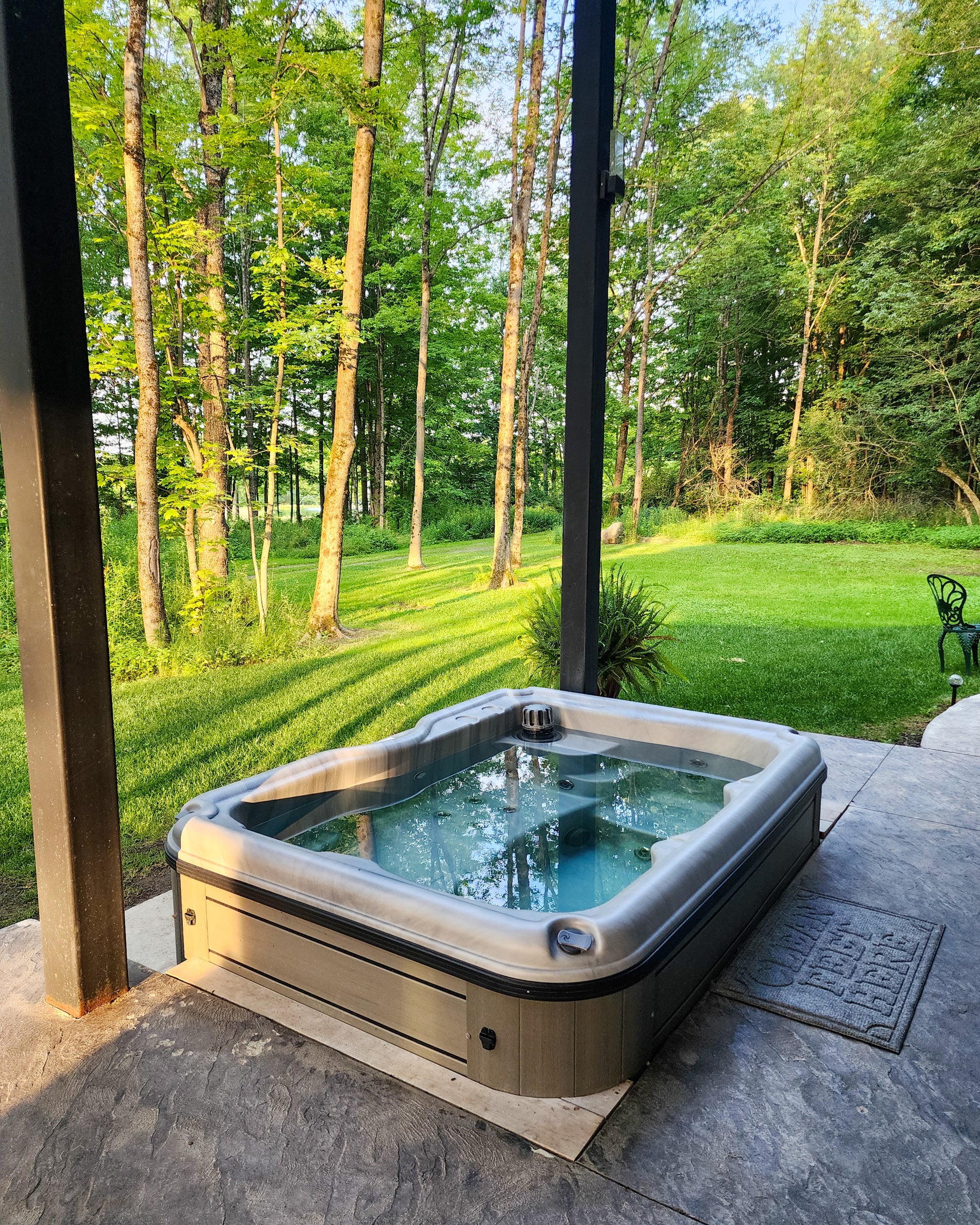 [Hot Tub] slidertag;Hot Tub;Drained, sanitized and refilled with fresh water after each guest!